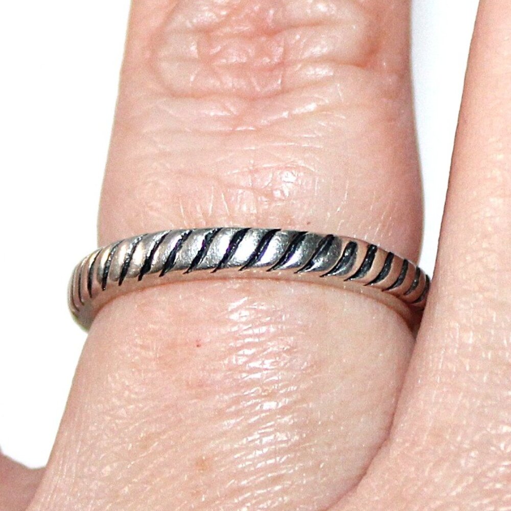 Sterling Silver Minimalist Rope Band Ring SZ 7 - Picture 6 of 6